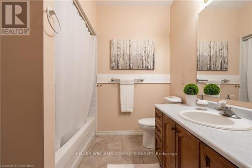 44 Greentrail Drive, Hamilton, ON - Indoor Photo Showing Bathroom