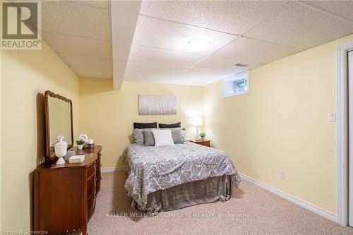 44 Greentrail Drive, Hamilton, ON - Indoor Photo Showing Bedroom