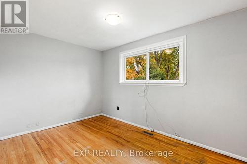 5 Midcroft Drive, Toronto, ON - Indoor Photo Showing Other Room