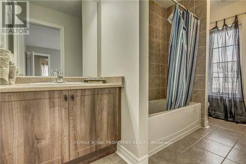 50 Edgehill Avenue, Whitchurch-Stouffville, ON - Indoor Photo Showing Bathroom