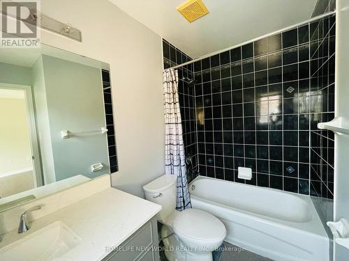 98 Thrushwood Drive, Barrie, ON - Indoor Photo Showing Bathroom