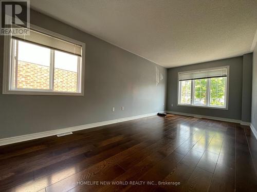 98 Thrushwood Drive, Barrie, ON - Indoor Photo Showing Other Room