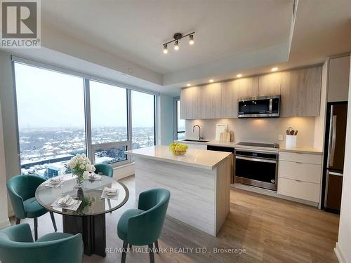 1507 - 8868 Yonge Street E, Richmond Hill, ON - Indoor Photo Showing Kitchen With Upgraded Kitchen