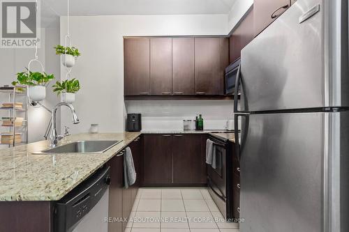 320 - 385 Prince Of Wales Drive, Mississauga, ON - Indoor Photo Showing Kitchen With Upgraded Kitchen