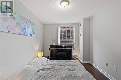 320 - 385 Prince Of Wales Drive, Mississauga, ON - Indoor Photo Showing Bedroom