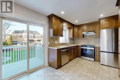 10 Lancer Drive, Vaughan, ON - Indoor Photo Showing Kitchen