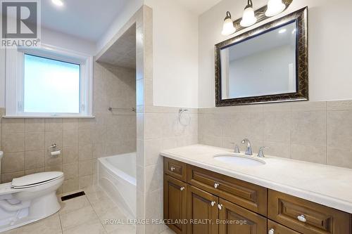 10 Lancer Drive, Vaughan, ON - Indoor Photo Showing Bathroom