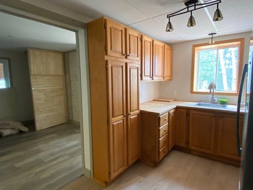 Kitchen - 121 Ch. Du Marquis, Chute-Saint-Philippe, QC - Indoor Photo Showing Kitchen