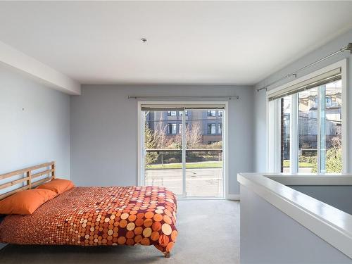 101-356 Gorge Rd East, Victoria, BC - Indoor Photo Showing Bedroom