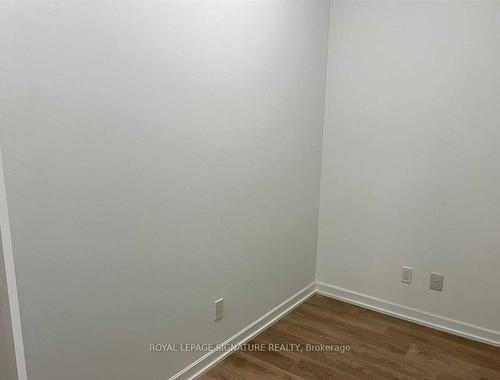 522-36 Forest Manor Rd, Toronto, ON - Indoor Photo Showing Other Room