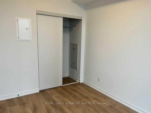 522-36 Forest Manor Rd, Toronto, ON - Indoor Photo Showing Other Room