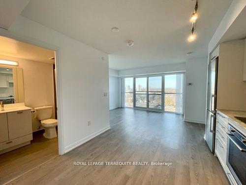 1519-275 Village Green Sq, Toronto, ON - Indoor Photo Showing Kitchen