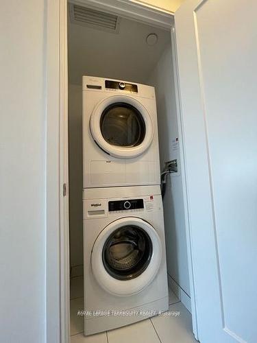 1519-275 Village Green Sq, Toronto, ON - Indoor Photo Showing Laundry Room