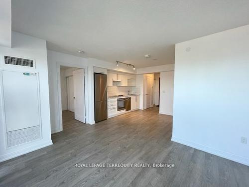 1519-275 Village Green Sq, Toronto, ON - Indoor