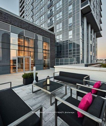 1519-275 Village Green Sq, Toronto, ON - Outdoor