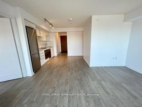 1519-275 Village Green Sq, Toronto, ON - Indoor