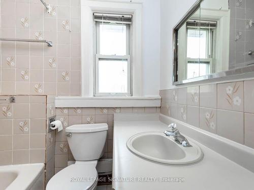 214 Mortimer Ave, Toronto, ON - Indoor Photo Showing Bathroom