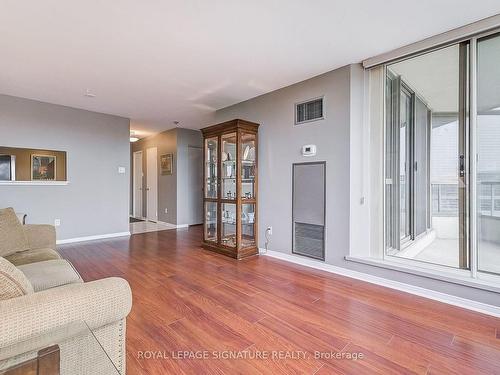 1203-75 King St E, Mississauga, ON - Indoor Photo Showing Living Room