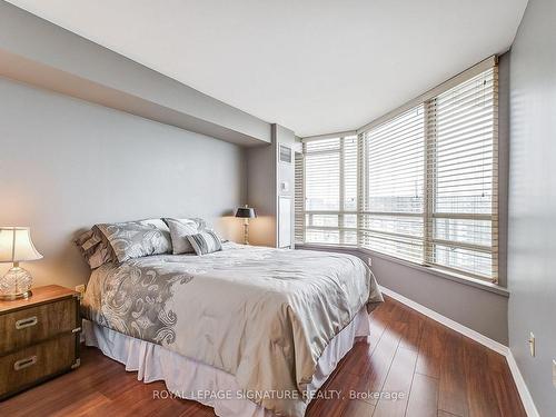 1203-75 King St E, Mississauga, ON - Indoor Photo Showing Bedroom