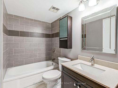 1203-75 King St E, Mississauga, ON - Indoor Photo Showing Bathroom