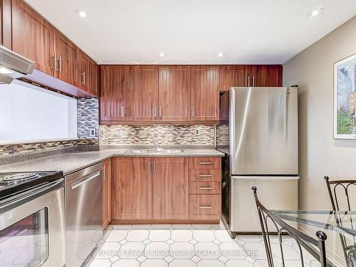 1203-75 King St E, Mississauga, ON - Indoor Photo Showing Kitchen