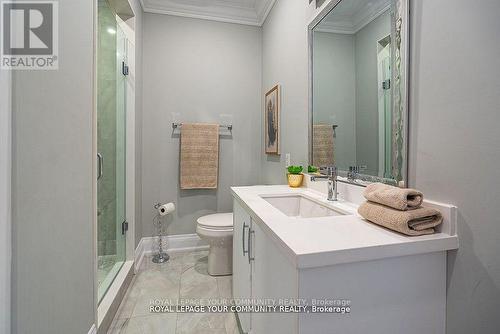 102 Ruggles Avenue, Richmond Hill, ON - Indoor Photo Showing Bathroom