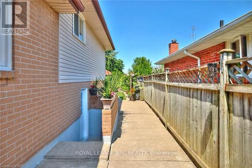 23 Andrea Drive, St. Catharines (462 - Rykert/Vansickle), ON - Outdoor With Exterior