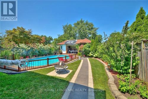 23 Andrea Drive, St. Catharines (462 - Rykert/Vansickle), ON - Outdoor With In Ground Pool With Backyard