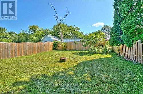 2 Fairburn Avenue, St. Catharines (460 - Burleigh Hill), ON - Outdoor