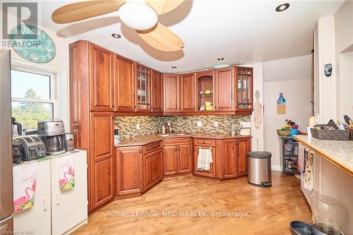 10266 Willodell Road, Niagara Falls (224 - Lyons Creek), ON - Indoor Photo Showing Kitchen