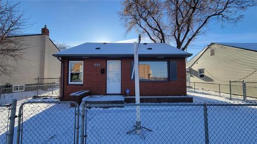 1628 Logan Avenue, Winnipeg, MB - Outdoor With Exterior