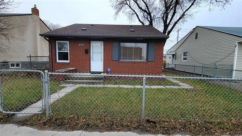 1628 Logan Avenue, Winnipeg, MB - Outdoor With Exterior