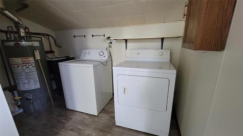 1628 Logan Avenue, Winnipeg, MB - Indoor Photo Showing Laundry Room