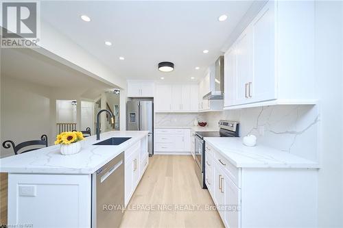 76 Loretta Drive, Niagara-On-The-Lake (108 - Virgil), ON - Indoor Photo Showing Kitchen With Upgraded Kitchen