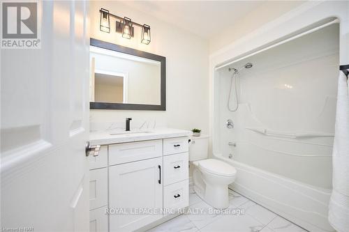 76 Loretta Drive, Niagara-On-The-Lake (108 - Virgil), ON - Indoor Photo Showing Bathroom