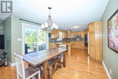 8103 Costabile Drive, Niagara Falls (213 - Ascot), ON - Indoor Photo Showing Dining Room