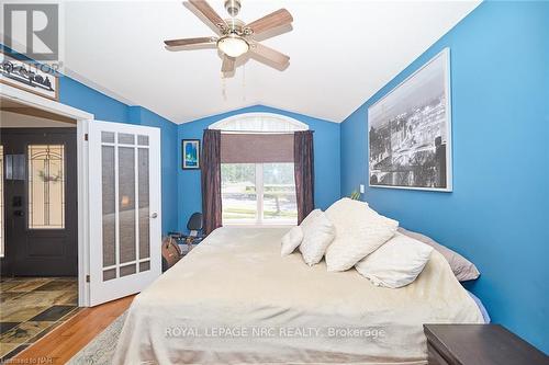 8103 Costabile Drive, Niagara Falls (213 - Ascot), ON - Indoor Photo Showing Bedroom