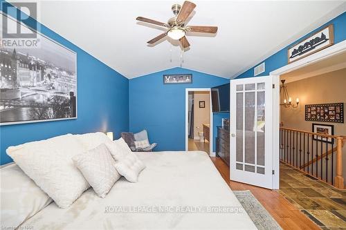 8103 Costabile Drive, Niagara Falls (213 - Ascot), ON - Indoor Photo Showing Bedroom