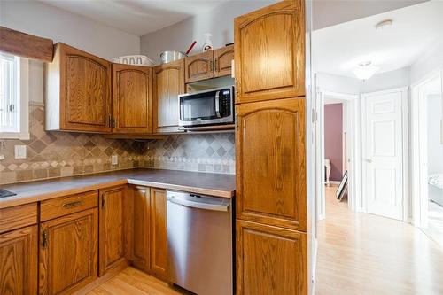 350 Trent Avenue, Winnipeg, MB - Indoor Photo Showing Kitchen