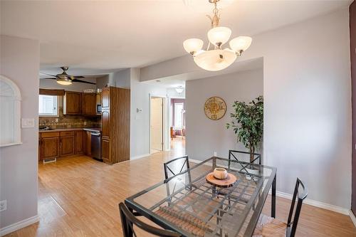 350 Trent Avenue, Winnipeg, MB - Indoor Photo Showing Dining Room