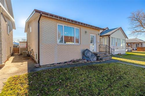 350 Trent Avenue, Winnipeg, MB - Outdoor