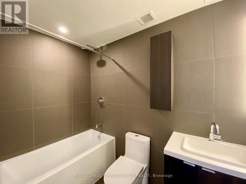 3306 - 15 Mercer Street, Toronto, ON - Indoor Photo Showing Bathroom