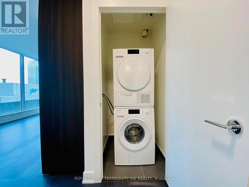 3306 - 15 Mercer Street, Toronto, ON - Indoor Photo Showing Laundry Room