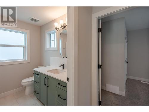 8759 Badger Drive, Kamloops, BC - Indoor Photo Showing Bathroom