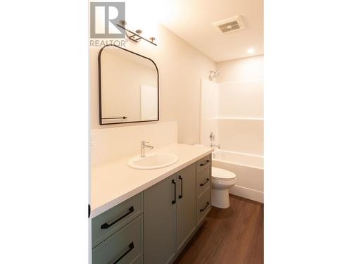 8759 Badger Drive, Kamloops, BC - Indoor Photo Showing Bathroom