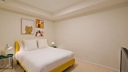 531-1088 Sunset Drive, Kelowna, BC - Indoor Photo Showing Bedroom