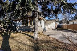 35 Cornell DR  Winnipeg, MB R3C 3T1