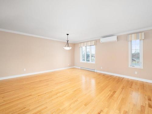 Dining room - 295 Rue De Barcelone, Dollard-Des-Ormeaux, QC - Indoor Photo Showing Other Room