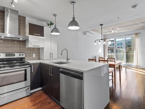 Overall view - 613-1811 Rue William, Montréal (Le Sud-Ouest), QC - Indoor Photo Showing Kitchen With Upgraded Kitchen