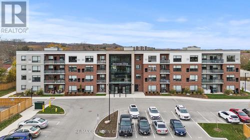 305 - 3998 Victoria Avenue, Lincoln (980 - Lincoln-Jordan/Vineland), ON - Outdoor With Facade